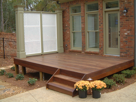 Ipe vs. Composite Decking: The Superior Choice for Durability and Natural Beauty