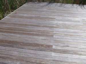 Cleaning and Refinishing a Cumaru dock - item4-1-300x225